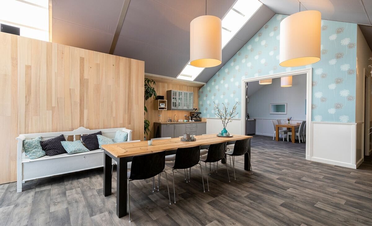Huiskamer van Uitvaarthuis De Haan in Amsterdam